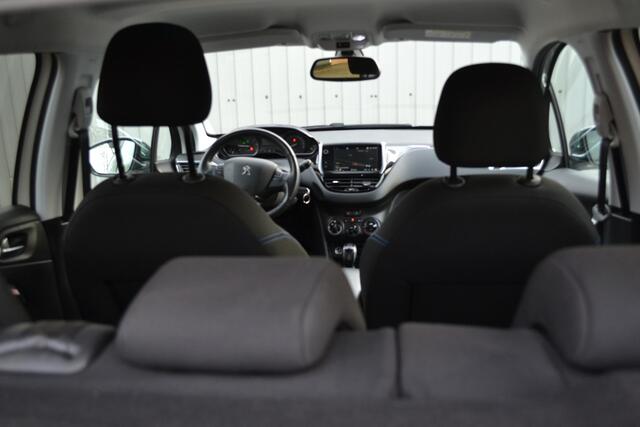 Peugeot 208 1.2 PureTech Signature Airco Cruise Nav Pdc