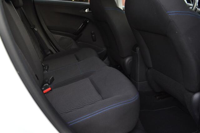 Peugeot 208 1.2 PureTech Signature Airco Cruise Nav Pdc