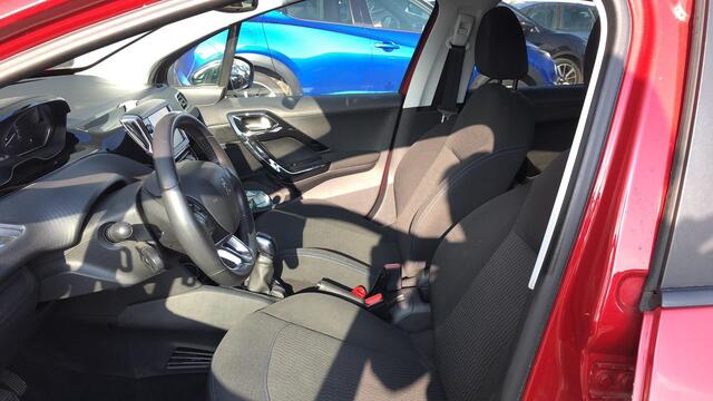 Peugeot 208 1.2 PureTech Blue Lion