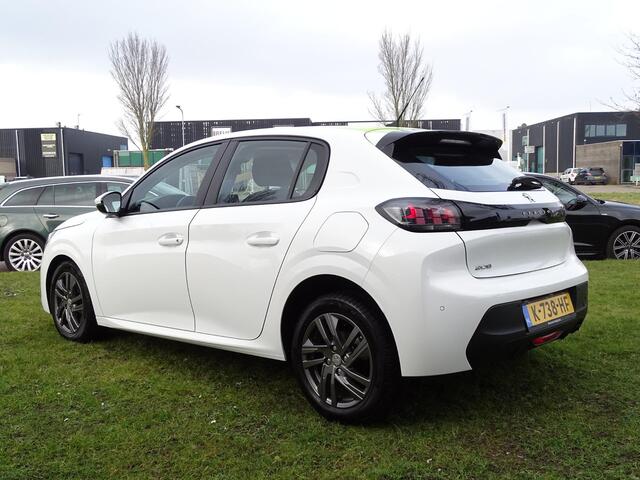 Peugeot 208 1.2 PureTech Active Pack 6-Bak, Navigatie, Multimedia, Airco/ECC, CruiseControl, Parkeersensoren