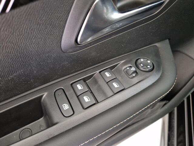 Peugeot 208 Hybrid 100 e-DCS6 Allure