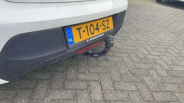 Peugeot 208 1.2 PureTech Blue Lease Active | Trekhaak | Navigatie | Bluetooth