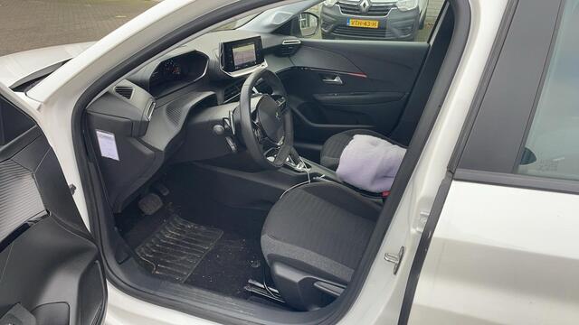 Peugeot 208 1.2 PureTech Blue Lease Active | Trekhaak | Navigatie | Bluetooth