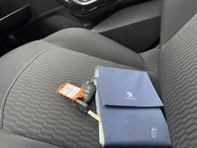 Peugeot 208 1.2 RIJKLAAR!, Nieuwe Distributie Prijs Inclusief Onderhoud & 12 Maand BOVAG Garantie Blue Lease Active