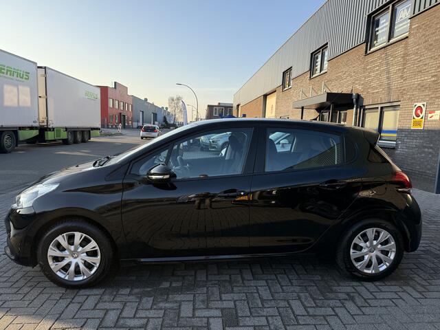 Peugeot 208 1.2 80PK Blue Lion | 2E EIGENAAR | 12MND GARANTIE | CRUISE | DAB | AIRCO | NAVI |