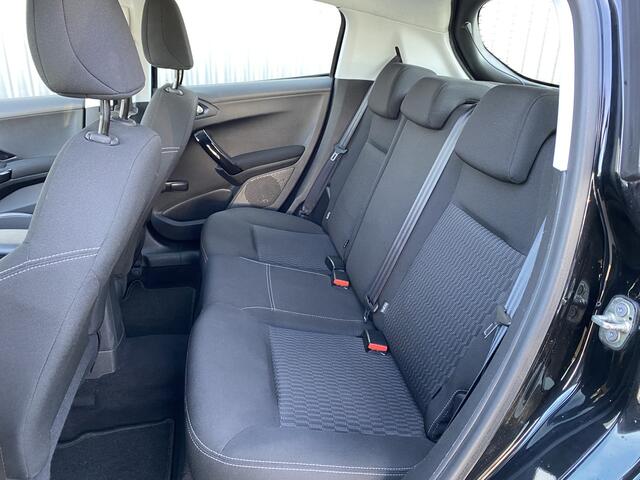 Peugeot 208 1.2 PureTech Blue Lease 158Dkm.NAP, 5-Drs, Navi, A/C, CC, nw. APK - Inruil Mogelijk -