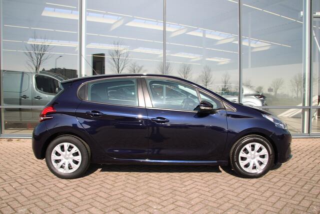 Peugeot 208 1.2 PureTech Blue Lion Airco Navi Carplay