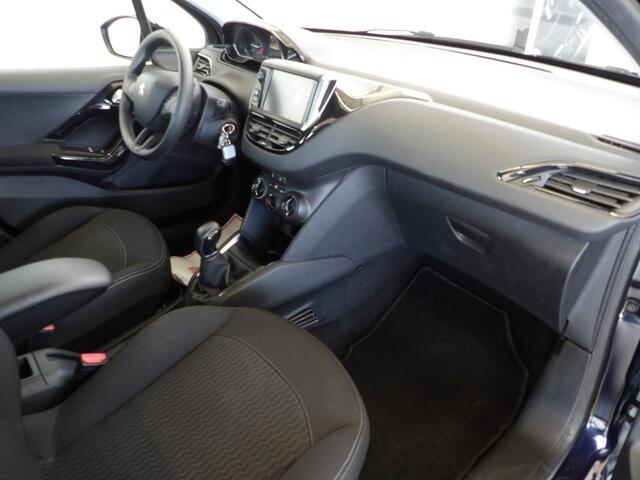 Peugeot 208 1.2 PureTech Blue Lion Airco Navi Carplay
