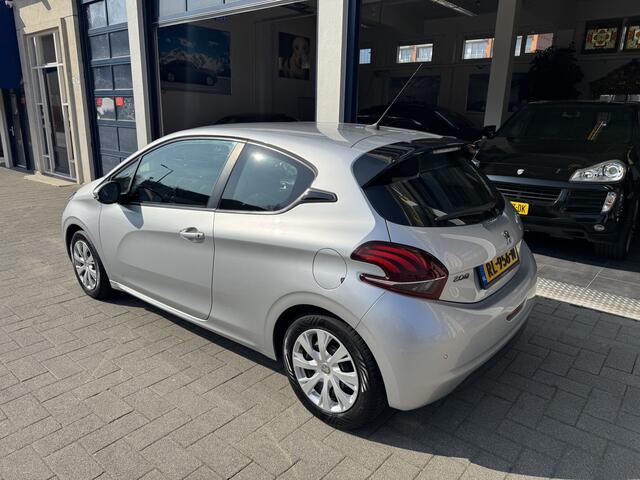 Peugeot 208 1.2 PureTech Active NL AUTO/NAVI/AIRCO