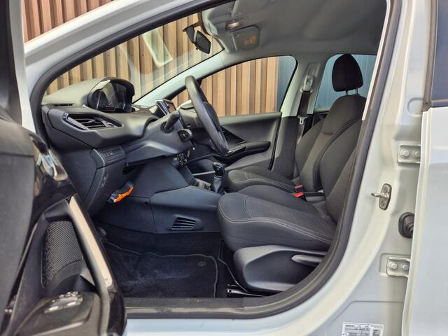 Peugeot 208 1.6 BlueHDi | CarPlay | Navi | Bleutooth | DAB