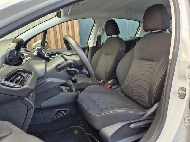 Peugeot 208 1.6 BlueHDi | CarPlay | Navi | Bleutooth | DAB