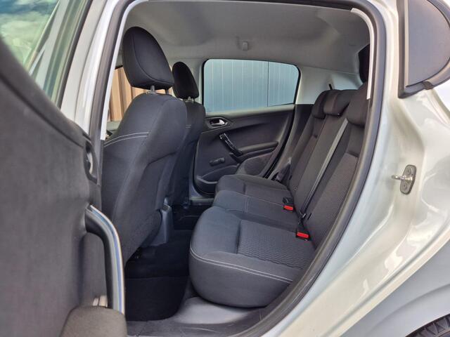 Peugeot 208 1.6 BlueHDi | CarPlay | Navi | Bleutooth | DAB