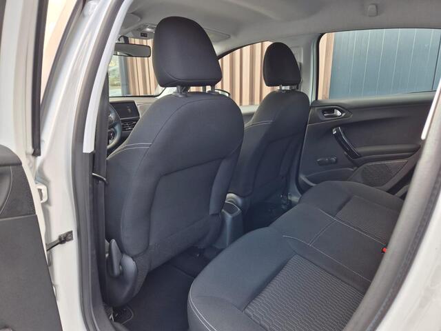 Peugeot 208 1.6 BlueHDi | CarPlay | Navi | Bleutooth | DAB