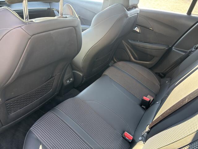 Peugeot 208 1.2 Turbo 130PK GT Automaat Panoramadak / Full LED / Carplay