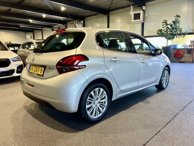 Peugeot 208 1.2 PureTech Allure Camera | Navigatie | Nieuwe distributie riem