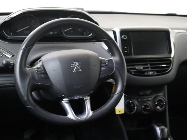 Peugeot 208 1.2 82PK Signature | Parkeerhulp | Navigatie | Cruise control |