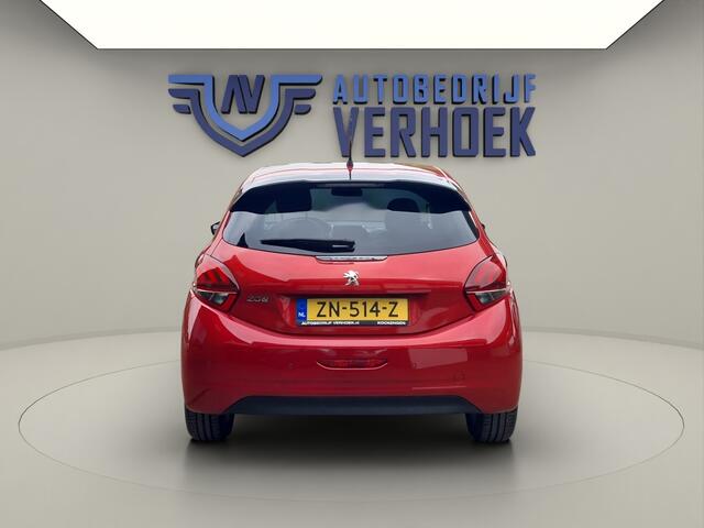 Peugeot 208 1.2 PureTech Signature NL Auto - Carplay - Navi - PDC