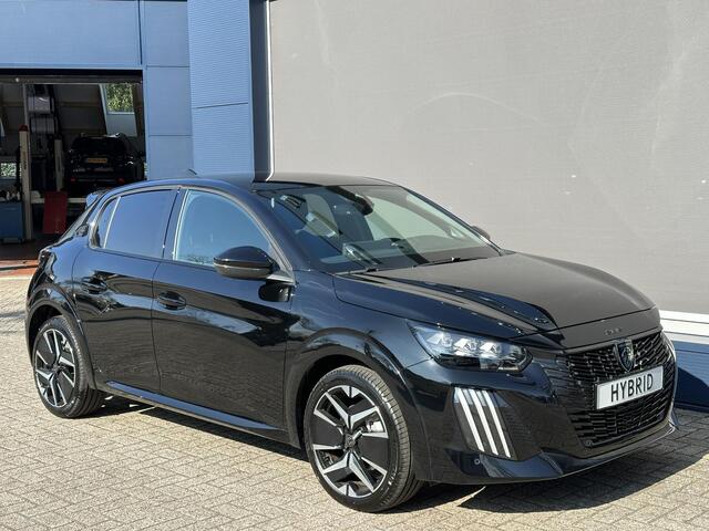 Peugeot 208 1.2 Hybrid 145 e-DCS6 GT | Bouwjaar 2025 | Full LED Verlichting | Navigatie via Telefoon | Camera | Parkeersensoren | Cruise Control | Keyless Entry | Dakspoiler | DAB+ Radio | Digitaal Dashboard | Apple Carplay Draadloos | Sportieve GT Uitvoering |