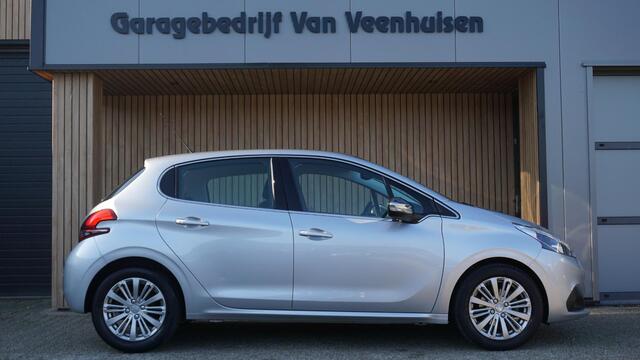 Peugeot 208 1.2 111pk Automaat 5Drs PureTech Allure Navi DAB Clima 16inch LM Cruise Control *NL auto* 11921km! *1e Eigenaar* Uniek!