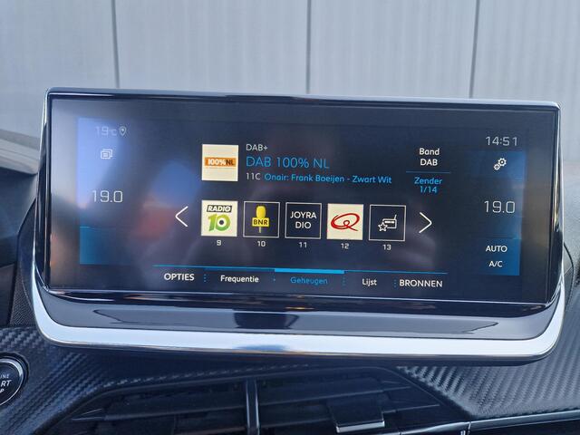 Peugeot 208 1.2 PureTech Blue Lease Allure | Afneembare Trekhaak | Navigatie | Climate & Adaptive Cruise Control | Achter uit Rijd Camera |
