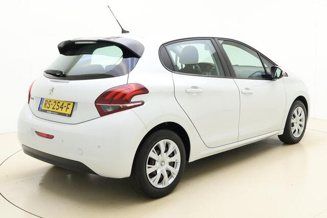Peugeot 208 1.2 Blue Lion 82 PK | Navigatie | Airco | Cruise Control | Parkeersensoren Achter | Mistlampen Voor | Armsteun | Lage KM-Stand