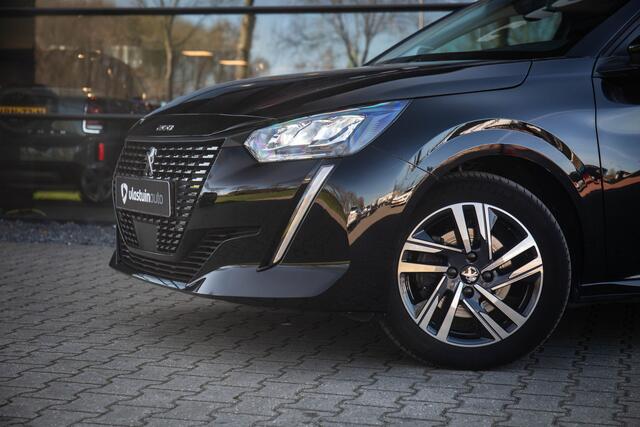 Peugeot 208 1.2 PureTech Allure Pack , Adap. cruise, Carplay, Keyless entry,