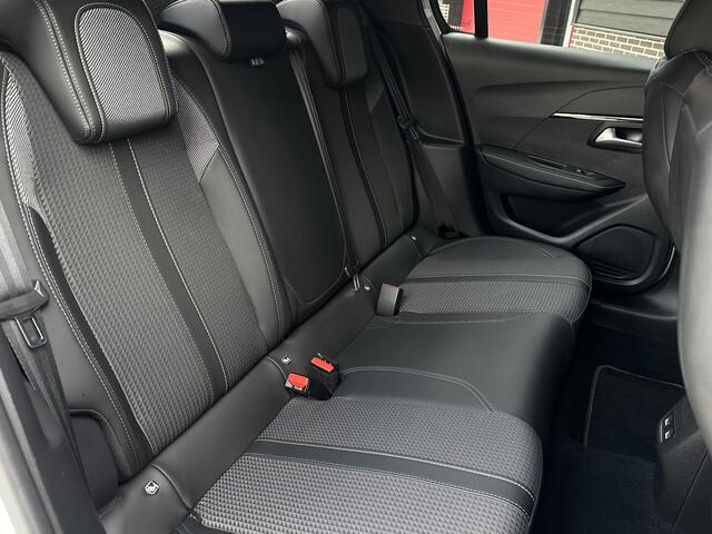 Peugeot 208 1.2 PureTech 100 pk GT Automaat Dodehoeksens, Keyless, Camera