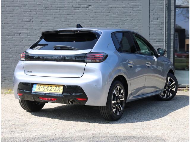 Peugeot 208 1.2 100PK Allure | Navigatie | Parkeersensoren | LED | Lederen Stuurwiel | Climate Control | Cruise Control | 16" LMV | Apple Carplay/Android Auto |
