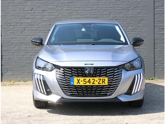 Peugeot 208 1.2 100PK Allure | Navigatie | Parkeersensoren | LED | Lederen Stuurwiel | Climate Control | Cruise Control | 16" LMV | Apple Carplay/Android Auto |