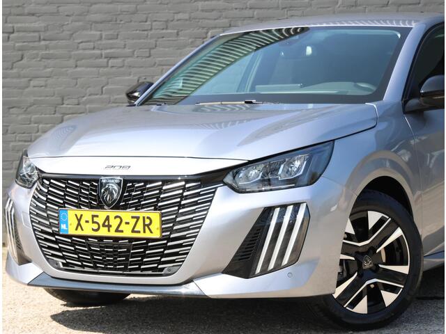 Peugeot 208 1.2 100PK Allure | Navigatie | Parkeersensoren | LED | Lederen Stuurwiel | Climate Control | Cruise Control | 16" LMV | Apple Carplay/Android Auto |