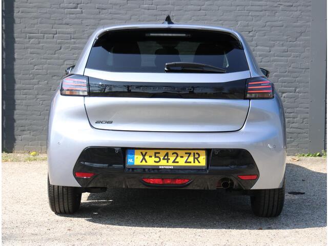Peugeot 208 1.2 100PK Allure | Navigatie | Parkeersensoren | LED | Lederen Stuurwiel | Climate Control | Cruise Control | 16" LMV | Apple Carplay/Android Auto |