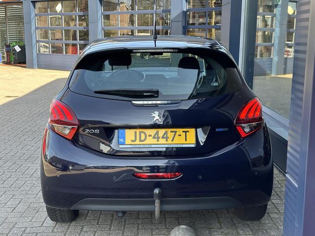 Peugeot 208 1.2 Blue Lion 82 PK | Nieuw Geleverde 1e Eigenaarsauto Volledig Thalen Onderhouden | Trekhaak 1150 KG | Navigatie | Airco | Parkeersensoren | LED Dagrijverlichting | Cruise Control | Middenarmsteun |