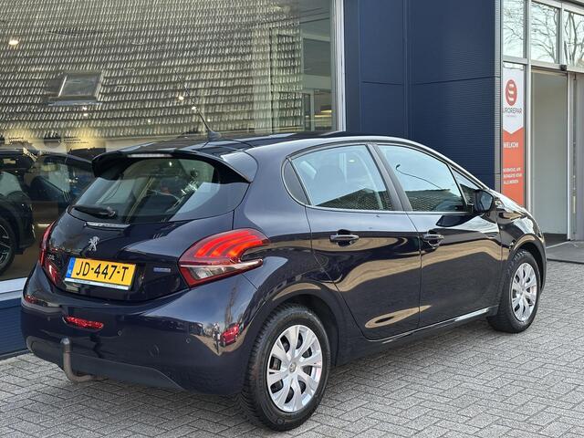 Peugeot 208 1.2 Blue Lion 82 PK | Nieuw Geleverde 1e Eigenaarsauto Volledig Thalen Onderhouden | Trekhaak 1150 KG | Navigatie | Airco | Parkeersensoren | LED Dagrijverlichting | Cruise Control | Middenarmsteun |
