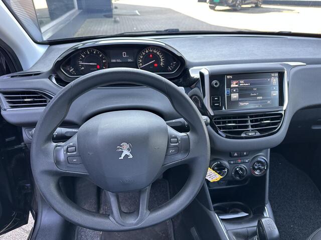 Peugeot 208 1.2 Blue Lion 82 PK | Nieuw Geleverde 1e Eigenaarsauto Volledig Thalen Onderhouden | Trekhaak 1150 KG | Navigatie | Airco | Parkeersensoren | LED Dagrijverlichting | Cruise Control | Middenarmsteun |