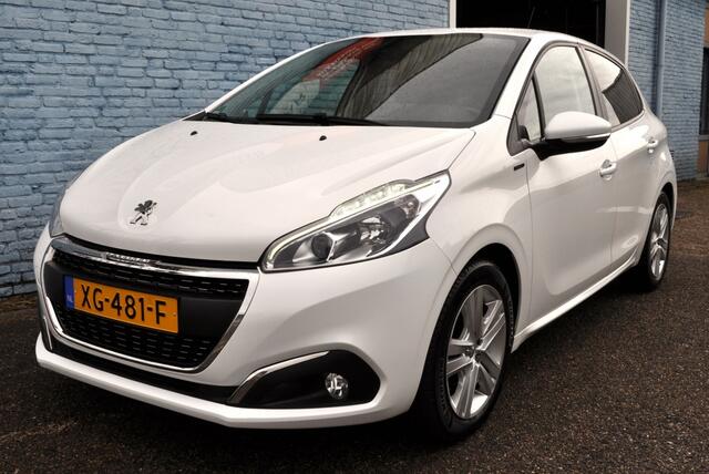 Peugeot 208 1.2 PureT. Signature