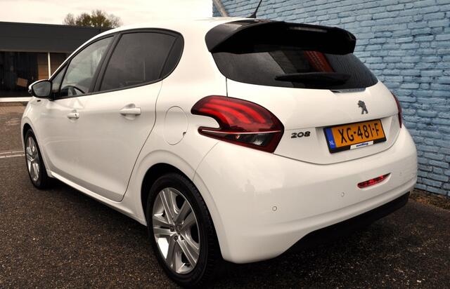 Peugeot 208 1.2 PureT. Signature