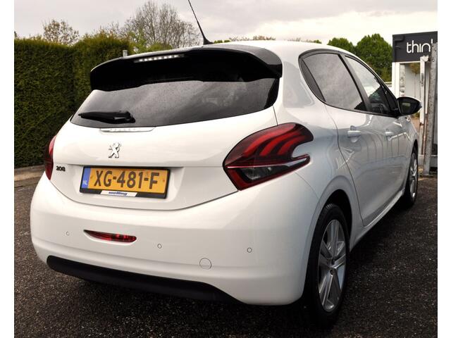 Peugeot 208 1.2 PureT. Signature