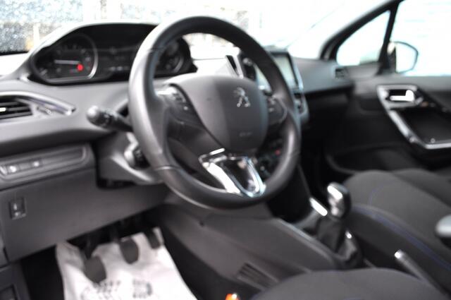 Peugeot 208 1.2 PureT. Signature