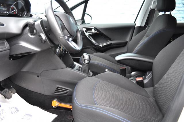 Peugeot 208 1.2 PureT. Signature