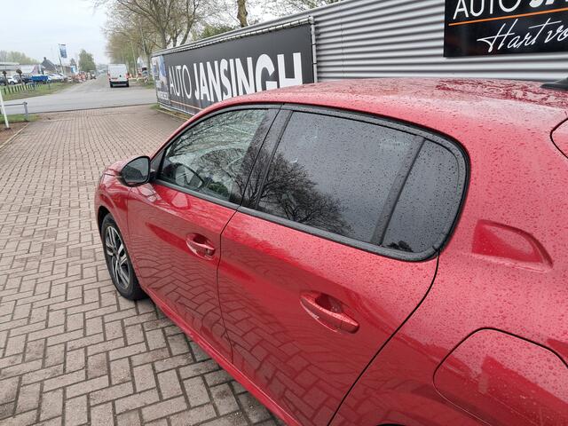 Peugeot 208 1.2 PureTech Allure Automaat | Clima | Cruise | Camera | LM Velgen | Keyless start en entry | Privacy glas | RIJKLAARPRIJS INCL 12 MAANDEN GARANTIE EN BEURT