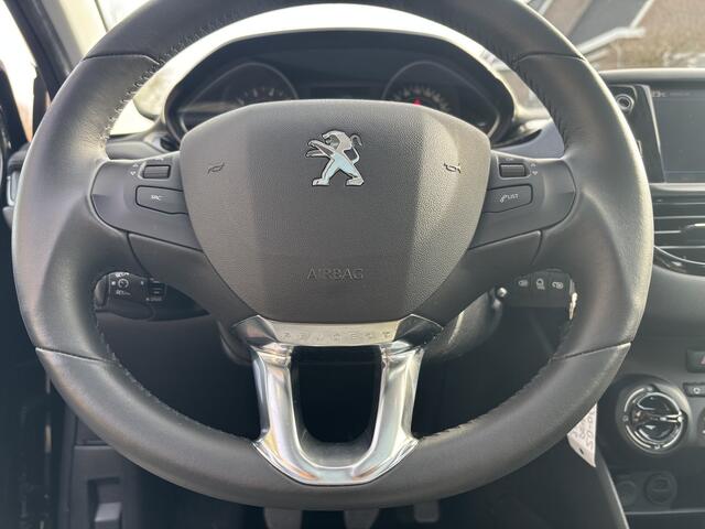 Peugeot 208 5DRS 1.2 Signature All-Seasons / Panoramadak / LM-Velgen 17"