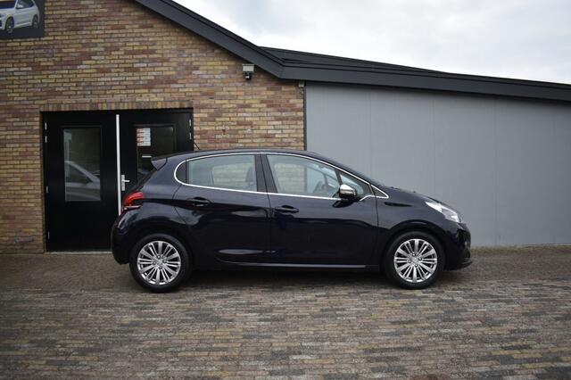 Peugeot 208 1.2 PURETECH GT-LINE, AUT, A/C, Navi, Carplay