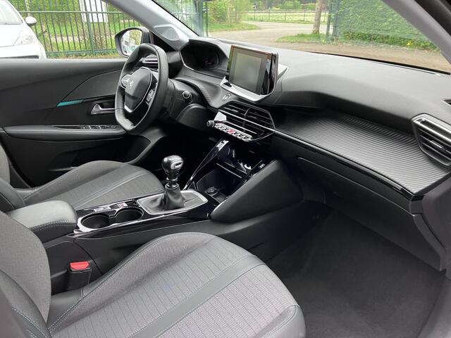 Peugeot 208 1.2 PureTech Allure Keyless Navi-carplay Camera