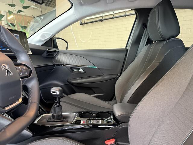 Peugeot 208 1.2 PT 100pk Allure Pack | Apple Carplay | ACC | Stoelverwarming | 360 Camera | PDC | Dealer Onderhouden!