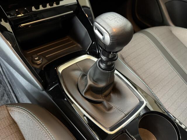 Peugeot 208 1.2 PT 100pk Allure Pack | Apple Carplay | ACC | Stoelverwarming | 360 Camera | PDC | Dealer Onderhouden!