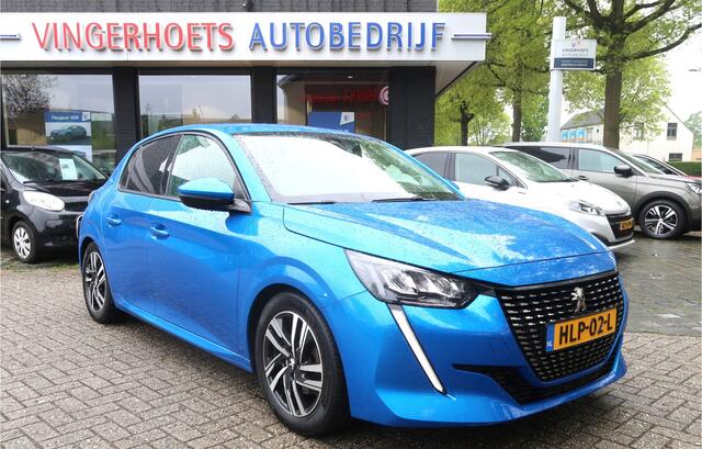 Peugeot 208 100 Pk Benzine * Luxe Allure * * Navigatie * Climate & Cruise Control * Achteruitrij Parkeer Camera * L.M. Velgen * 1/2 Leder Interieur * Keyless Start Button * Apple Car Play & Android Auto * Stoelverwarming * DAB Radio * Vingerhoets; Vierde Generatie Ee