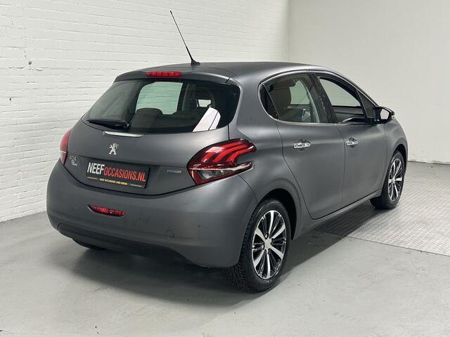 Peugeot 208 1.2 PureTech Blue Lion CLIMA /CRUISE /LMV /LEER SPECIALE KLEUR!!!!