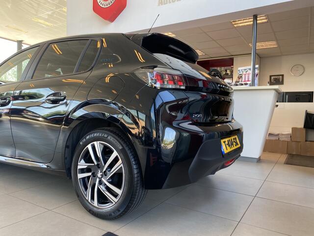 Peugeot 208 1.2 PureTech Style,Navigatie,Achteruitrijcamera,Climate&Cruisecontrol,Spraakbediening,Achteruitrijsensoren,Nieuwstaat,16 Inch Lmv