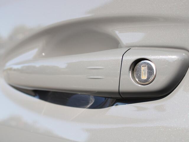 Peugeot 208 1.2 Hybrid 145PK GT e-DCS6 Automaat Navigatie, Rondomzichtcamera, Keyless, Massage, Stoelverwarming, Parkeersensoren
