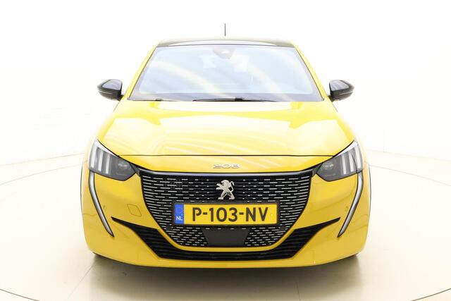 Peugeot 208 1.2 PureTech GT Pack | Panoramadak | Navigatie pakket | Climate control | Adaptieve cruise- control | Alcantara bekleding | Camera achter | 33278 km |